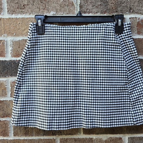 Urban Outfitters Gingham Mini Skirt Black And White Classic - Picture 4 of 9